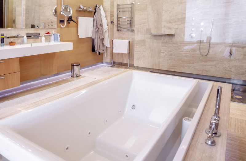 Luxurious Tub and Surround